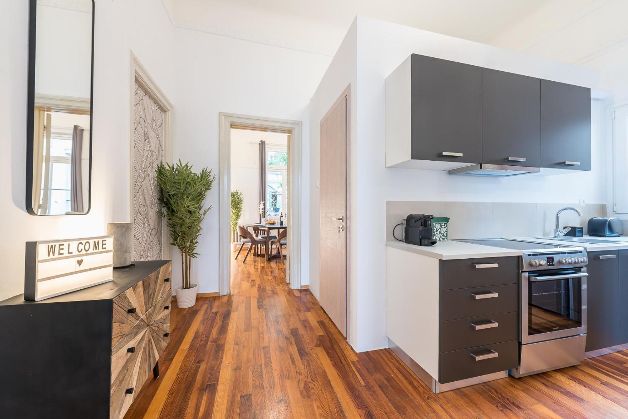 Mavrogenous - The Mansion Apartment *